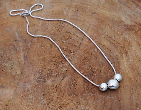 Three Pebble Necklace, ball Necklace
