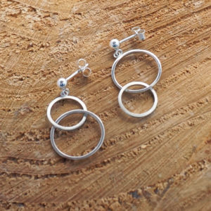 linked circle earrings