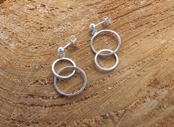linked circle earrings