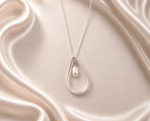 Modern Pearl Twisted Silver Circle Pendant. June birthstone pendant gift. Park Road Jewellery